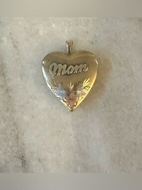 VINTAGE 14K GF PPC GOLD HEART LOCKET